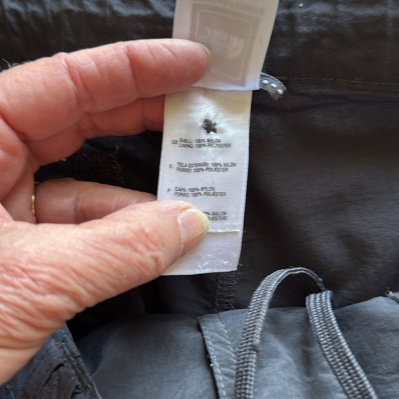 The North Face outdoor capri pants - Picture 10 of 14